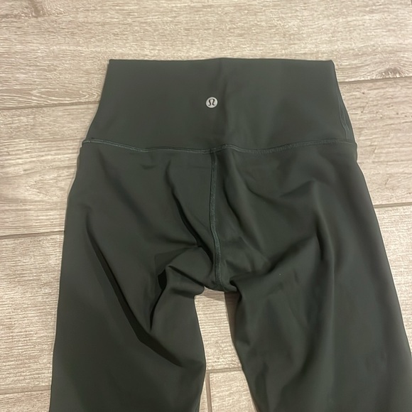 Lululemon wunder train legging size 4 cropped - Picture 2 of 4